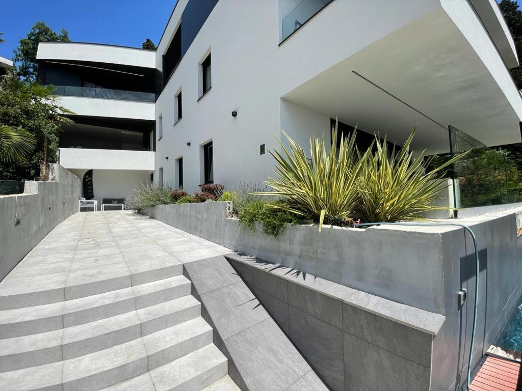 Aparthotel Villa V With Heated Pool Rijeka Exterior foto